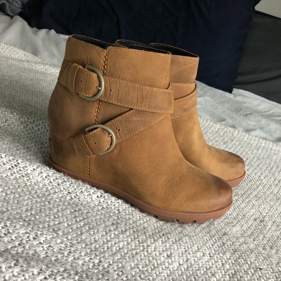 sorel buckle boots